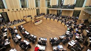 Homosexualii germani au fost reabilitaţi de Parlament! O parte dintre ei vor primi despăgubiri financiare