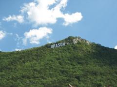 Descoperire macabră la Braşov! Cadavru în stare avansată de descompunere, găsit de turişti francezi pe Muntele Tâmpa