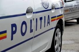 Falşi inspectori de la Protecţia Consumatorului, reţinuţi de poliţişti. Suspecţii pretindeau bani şi bunuri de la firme din Capitală
