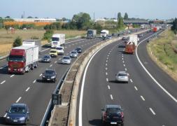 Atenţie, şoferi! Noi restricţii de circulaţie pentru camioane pe Autostrada Soarelui şi trei drumuri naţionale