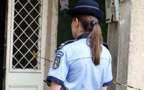 Poliţistă BĂTUTĂ în trafic de un şofer beat! Tânăra a fost lovită de bărbat în timp ce încerca să-l imobilizeze