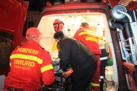 O asistentă de la Spitalul Judeţean Arad se zbate între VIAŢĂ ŞI MOARTE după ce s-a aruncat de la etajul şase!