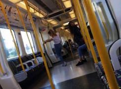 Trei românce au făcut SHOW pe ritmuri de MANELE în metroul din Londra - VIDEO INCREDIBIL