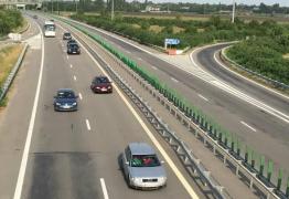 Românii au gonit pe şosele în minivacanţa de Sfânta Maria! Peste 1.000 de sancţiuni pentru viteză excesivă