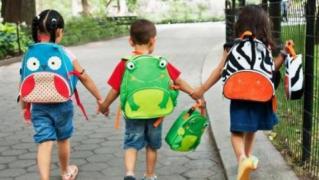 Câte 100 de euro pentru fiecare copil, lunar, de la stat. Există însă o CONDIŢIE!