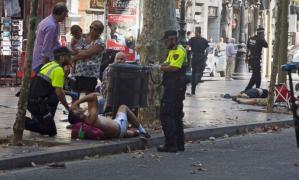 Un martor a FILMAT imediat după ATACUL TERORIST de la BARCELONA.Sunt zeci de victime în centrul orașului, Avertisment, imagini șocante!