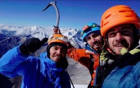 Trei alpinişti, găsiţi MORŢI pe un munte din Peru. Au fost surprinşi de o avalanşă de blocuri de gheaţă! (VIDEO)