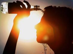 România, în pragul codului ROŞU de CANICULĂ! Avertismentele meteorologilor şi sfaturile specialiştilor!