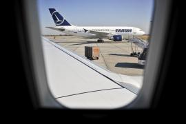 Incident pe aeroportul din Timişoara. Aterizare cu emoţii pentru un avion Tarom