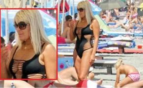 Elena Udrea încă ridică SPRÂNCENE când se dezbracă. Blonda a făcut senzație în costum de baie, pe litoralul românesc (FOTO)
