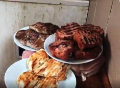 IMAGINI DE COŞMAR într-un restaurant de pe litoral! Mâncare preparată într-o mizerie de nedescris în SUBSOL - VIDEO