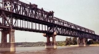 Autorităţile vor pod nou peste Dunăre. Cel de la Giurgiu-Ruse nu mai face faţă traficului