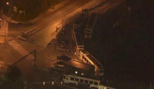 Accident incredibil! Peste 40 de răniţi, după ce un tren s-a ciocnit cu o maşină parcată lângă calea ferată