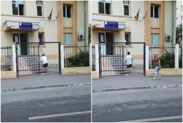 Mătănii în faţa secţiei de poliţie! IMAGINI INCREDIBILE surprinse în Capitală, de Sfânta Maria Mare (VIDEO)