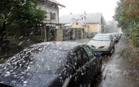 Oraşul din România unde A NINS noaptea trecută! Stratul de zăpadă are deja CINCI centimetri!