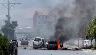 ATENTAT SINUCIGAŞ! Un kamikaze s-a aruncat în aer într-o parcare. Sunt ZECI DE MORŢI şi RĂNIŢI