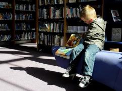 Scandalul manualelor şcolare ia amploare: "Ministerul să-şi asume nu doar conţinutul, ci şi tipărirea"