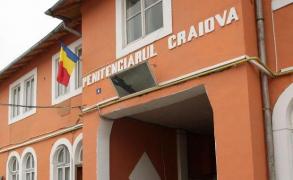 Comisar şef de la Penitenciarul Craiova, trimis în JUDECATĂ, sub acuzaţia că ar fi cerut şi primit bani pentru a favoriza angajarea unor agenţi!