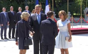 Emmanuel Macron, primit la Cotroceni de Klaus Iohannis. Ce mesaj a postat preşedintele francez pe Twitter, în urmă cu puţin timp!