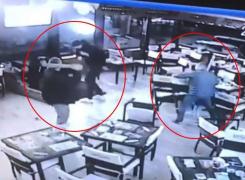 Bătaie sângeroasă cu SĂBII, BÂTE şi CUŢITE într-un bar din Fălticeni. "Îl taie, i-a spart sticla în cap!". IMAGINI ŞOCANTE surprinse de camerele de supraveghere