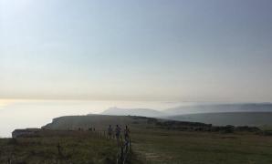 Peste 100 de persoane la spital, după ce o plajă a fost invadată de "CEAŢĂ TOXICĂ". Imagini de GROAZĂ