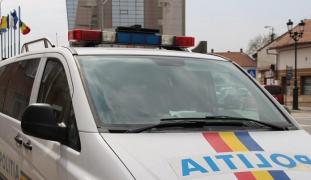 ATAC ÎNSPĂIMÂNTĂTOR la Alba. Un tânăr a SPULBERAT cu maşina, INTENŢIONAT, 3 persoane de pe trotuar, apoi a fugit