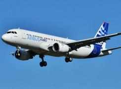 Sute de oameni, în pericol de MOARTE după ce un avion a fost pe punctul de a ateriza în zona de rulare a unui aeroport