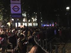 Panică la una dintre cele mai aglomerate staţii de metrou din Londra! Sute de oameni au fost evacuaţi de urgenţă (VIDEO)