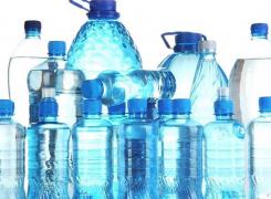 Se scumpeşte apa! Guvernul vrea să pună TIMBRU pe sticlele de apă, la fel ca pe ţigări sau alcool!