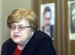 Zoe Petre a ajuns în stare foarte gravă la spital! Fostul consilier prezidenţial a suferit un accident vascular!