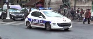 Luare de ostatici în Franţa. Un bărbat înarmat cu un cuţit şi cu o falsă centură de explozivi a stârnit panică într-un hipermarket