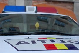 Încă un poliţist LOVIT ÎN TRAFIC! Omul legii, LUAT PE CAPOTĂ de un şofer care a refuzat să oprească maşina