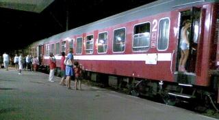 Întârzieri de peste două ore la trenurile care sosesc în Gara de Nord! Restricţiile de viteză au dat peste cap circulaţia feroviară