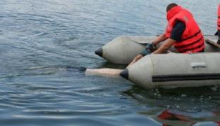 IMAGINI DRAMATICE în Iaşi: Cadavrele a doi bărbaţi, găsite plutind pe Prut! Intervin scafandrii, poliţiştii de frontieră şi criminaliştii