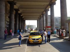 Taximetriştii la CONTROL! Peste 100 de SANCŢIUNI pentru şoferii de taxi de la Gara de Nord şi de la Aeroportul Henri Coandă