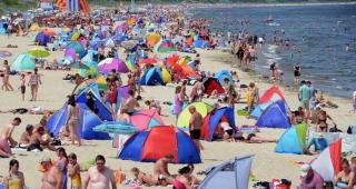 ŢEPE de proporţii, mascate în cauze umanitare! Cum sunt PĂCĂLIŢI mai mulţi turişti la malul mării! Cu siguranţă vi s-a întâmplat asta cel puţin o dată!