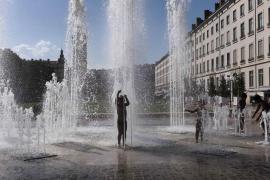 Canicula revine. Meteorologii au emis CODURI GALBEN şi PORTOCALIU pentru următoarele două zile