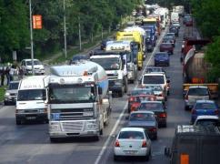 AVERTISMENTUL transportatorilor după majorarea accizei la carburanţi: Măsura va genera SCUMPIRI în lanţ. Pregătim proteste