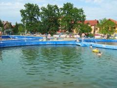 O femeie din Oradea s-a dus la băi şi angajaţii hotelului AU GĂSIT-O MOARTĂ, în cameră