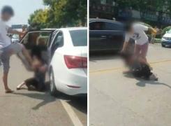 Imagini de GROAZĂ în mijlocul străzii! Un tânăr a SNOPIT-O ÎN BĂTAIE pe amanta tatălui său - VIDEO