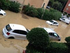 INUNDAŢII CATASTROFALE în Italia. Cel puţin 7 morţi şi mai mulţi dispăruţi în urma dezastrului. IMAGINI DE GROAZĂ