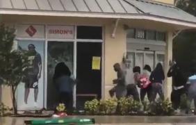 Video șocant: hoții devastează magazinele în Florida, profitând de Uraganul Irma