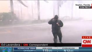 Scene terifiante: un reporter prins în mijlocul uraganului Irma - ”Este incredibil! Nu văd nimic!”