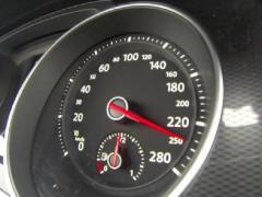 RECORD INCREDIBIL de viteză pe Autostrada A1. Un motociclist mai avea puţin şi DECOLA. Aproape 300 de kilometri la oră!