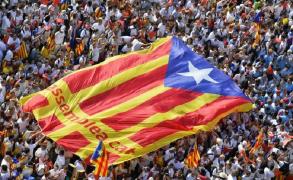 Marş de amploare în Barcelona. Separatiştii catalani defilează cu trei săptămâni înaintea unui referendum pe tema autoderminării interzis de către instituţiile spaniole
