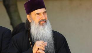 Curtea de Apel Constanţa decide astăzi dacă va fi ridicat controlul judiciar în cazul Arhiepiscopului Tomisului