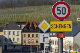 Mai multe state din spaţiul Schengen cer modificarea regulilor de reintroducere a controalelor la frontierele interne