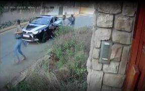 VIDEO dramatic! Deși a fost amenințată cu MOARTEA în timpul unui jaf, o tânără și-a apărat cu toate puterile TEZA DE MASTER