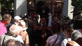 Mama Principelui Radu a fost condusă pe ultimul drum. Sute de oameni au ţinut să-şi ia rămas bun de la Gabriela Duda