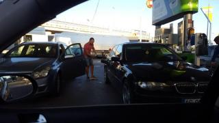 Ameninţări cu pistolul, în trafic! Şoferul unui BMW a scos arma la un conducător auto, pe străzile Piteştiului. Descoperirea uluitoare a poliţiştilor